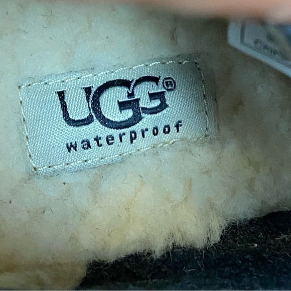 UGG Heather Leather Waterproof Lace Up Boot Size 6 Women - Picture 13 of 14